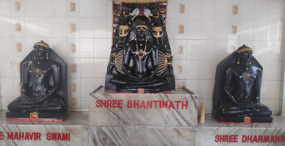 Shri Shantinath Jain Mandir, Jalluru, Pithapuram, District - East Godavari (Andhra Pradesh) image 2