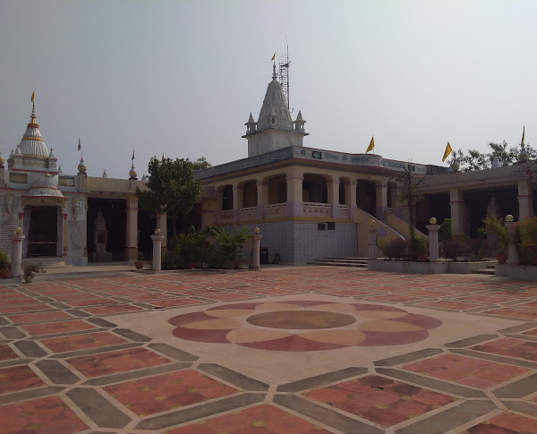 Shri Parshvnath Digamber Jain Mandir Pisanhari Ki Madhiya, Nagpur Road, Jabalpur (Madhya Pradesh) thumbnail 4