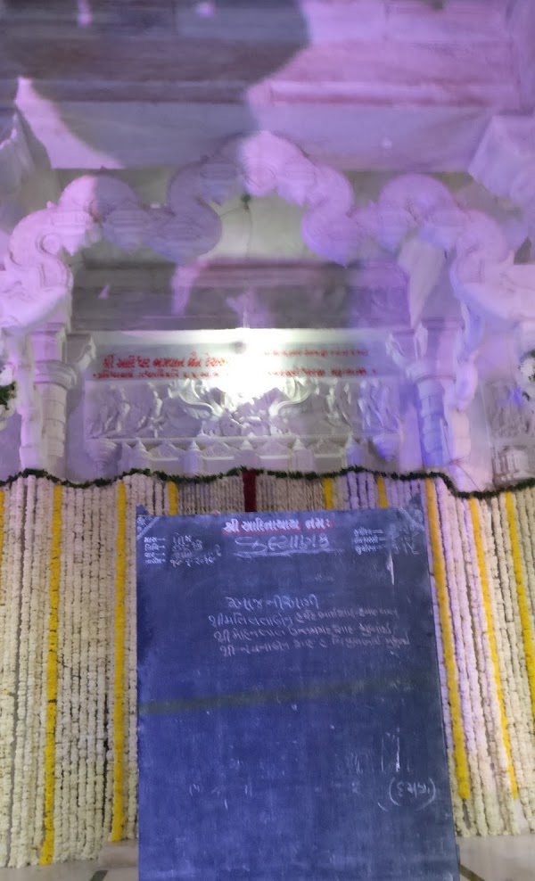 Shri Shantinath Jain Derasar, Ghanchiwad, Nani Daman, Daman main image