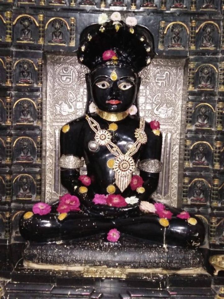 Shri Parshvnath Shwetamber Jain Mandir, Kukdeshwar, District-Neemuch (Madhya Pradesh) thumbnail 6