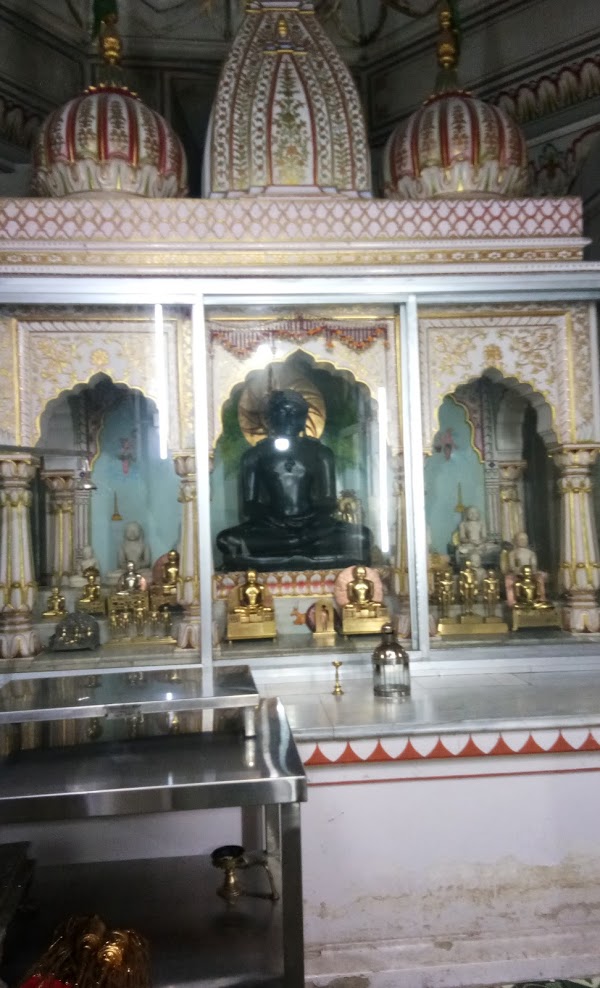 Shri 1008 Shantinath Atishaya Kshetra Digamber Jain Mandir, Harda (Madhya Pradesh) image 4