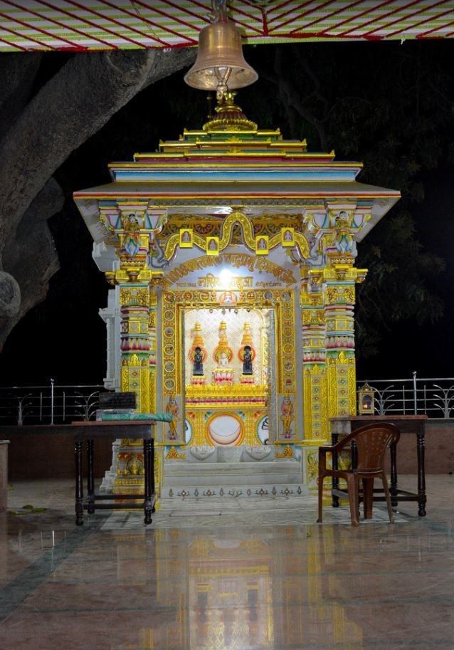 Shri 1008 Chamatkari Chandraprabhu Digamber Jain Nasiya, Jhabua (Madhya Pradesh) image 3