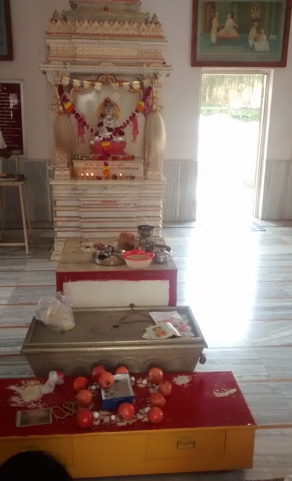 Shri Jindatt Kushal Suri Dadawadi, Teacher Colony, Jhabua (Madhya Pradesh) thumbnail 2