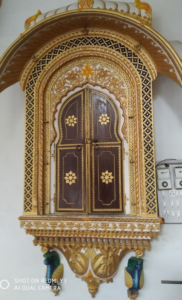 Shri Digamber Jain Marwadi Mandir,  Rajwada, Indore (M.P.) image 4