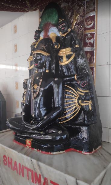 Shri Shantinath Jain Mandir, Jalluru, Pithapuram, District - East Godavari (Andhra Pradesh) image 4