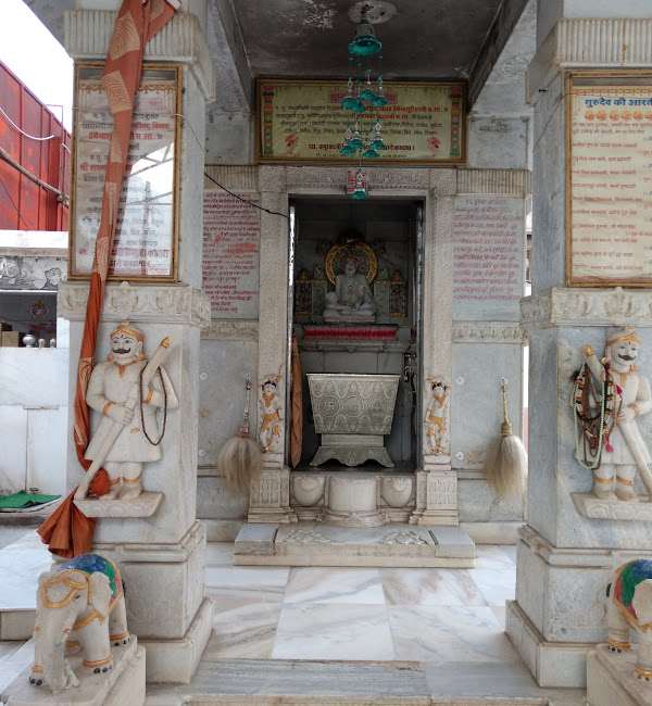 Shri Godiji Parshvnath Jain Shweatmber Tirth, Meghnagar, District-Jhabua (M.P.) thumbnail 3