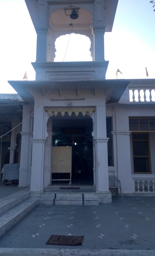 Shri Kalyanmal Digamber Jain Mandir, Freeganj, Madhav Nagar, Ujjain (Madhya Pradesh) image 1