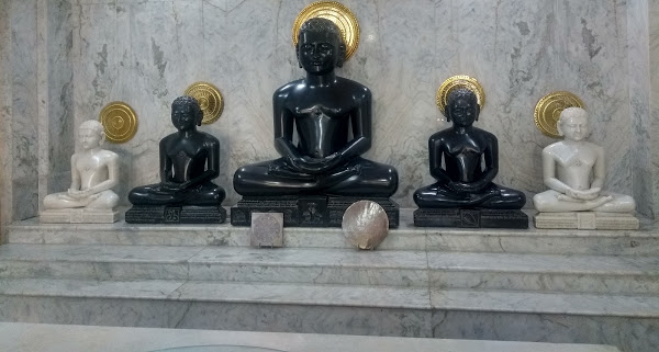 Shri Kalyanmal Digamber Jain Mandir, Freeganj, Madhav Nagar, Ujjain (Madhya Pradesh) image 2