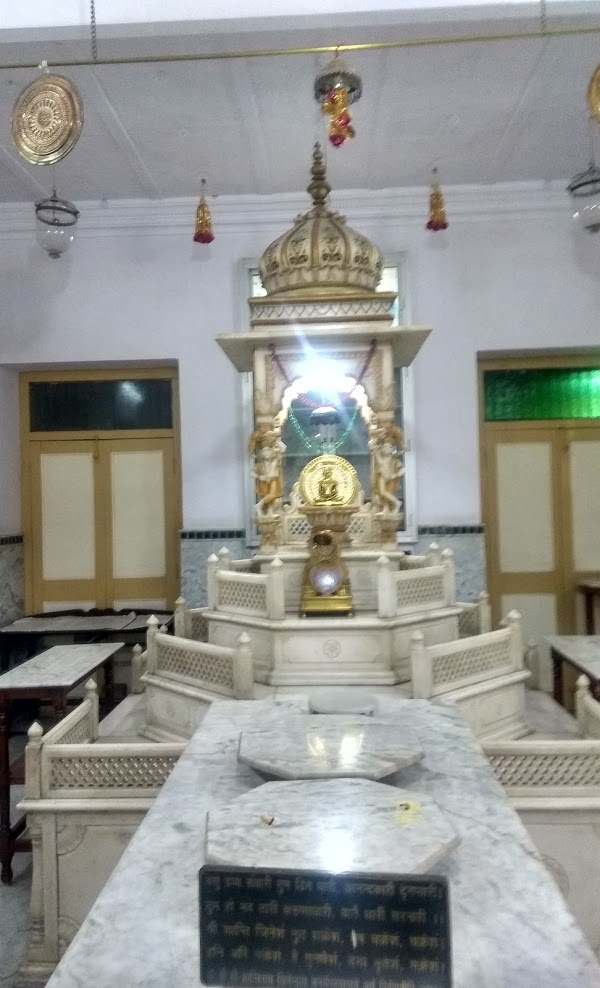 Shri Kalyanmal Digamber Jain Mandir, Freeganj, Madhav Nagar, Ujjain (Madhya Pradesh) image 3