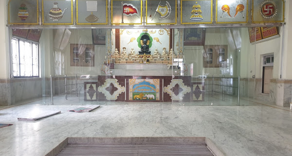 Shri 1008 Chandraprabhu Digamber Jain Mandir, Namakmandi, Ujjain (Madhya Pradesh) thumbnail 2