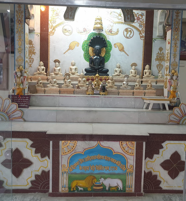 Shri 1008 Chandraprabhu Digamber Jain Mandir, Namakmandi, Ujjain (Madhya Pradesh) thumbnail 3
