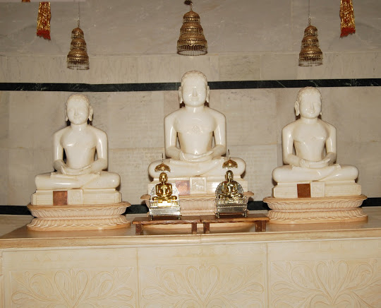 Shri Simandhar Swami Digamber Jain Mandir, Pragati Bazar, Shivpuri (Madhya Pradesh) thumbnail 3