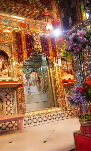 Shri Parshvnath Jain Shwetamber Kaanch Ka Mandir, Bank Colony, Shivpuri (Madhya Pradesh) image 2