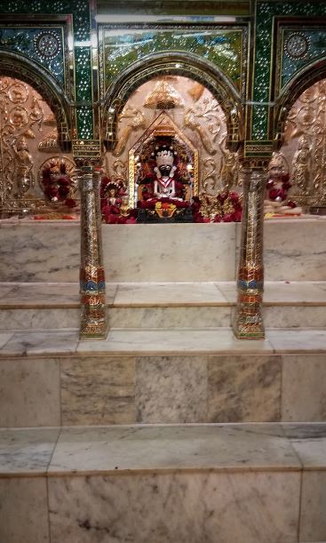 Shri Parshvnath Jain Shwetamber Kaanch Ka Mandir, Bank Colony, Shivpuri (Madhya Pradesh) image 3