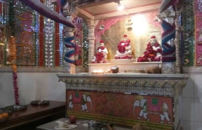 Shri Parshvnath Jain Shwetamber Kaanch Ka Mandir, Bank Colony, Shivpuri (Madhya Pradesh) image 4