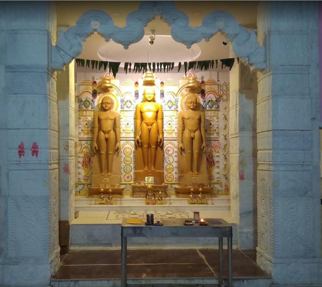 Shri Shantinath Digamber Jain Mandir, Housing Board Colony, Ganj, Betul (M.P.) image 2