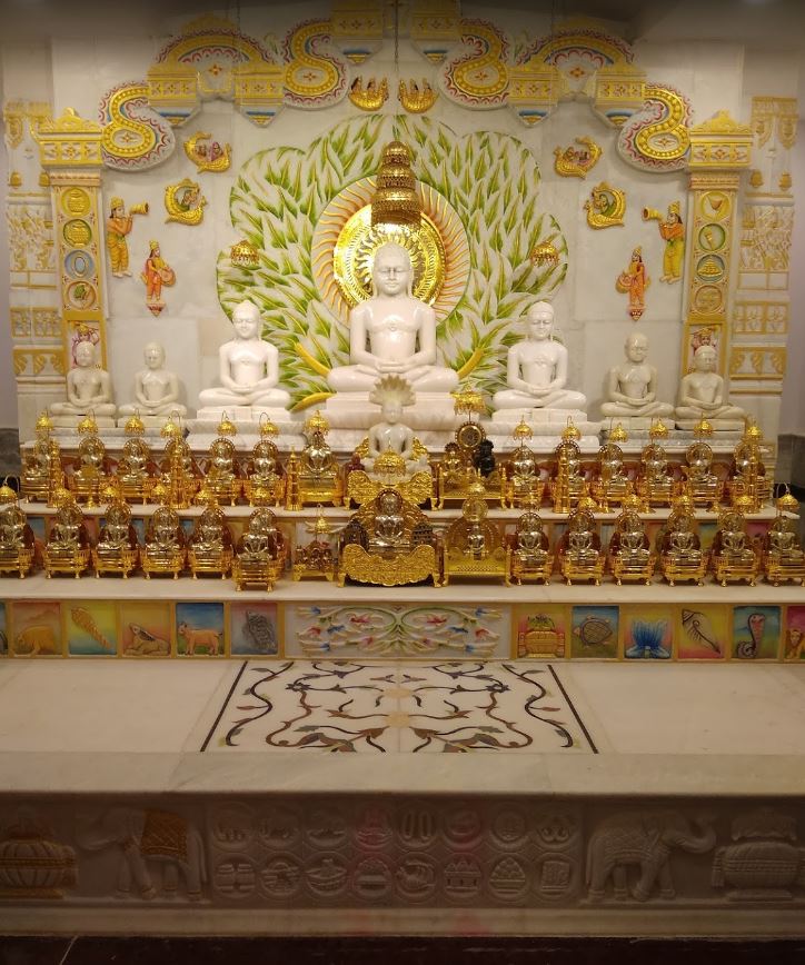 Shri Shantinath Digamber Jain Mandir, Housing Board Colony, Ganj, Betul (M.P.) image 3
