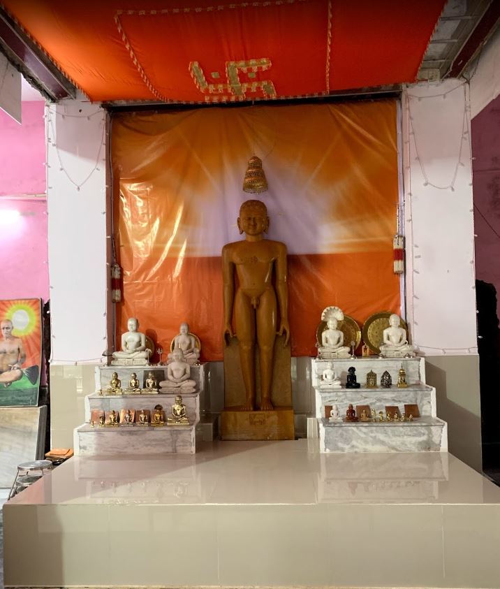 Shri Shantinath Digamber Jain Mandir, Housing Board Colony, Ganj, Betul (M.P.) image 4