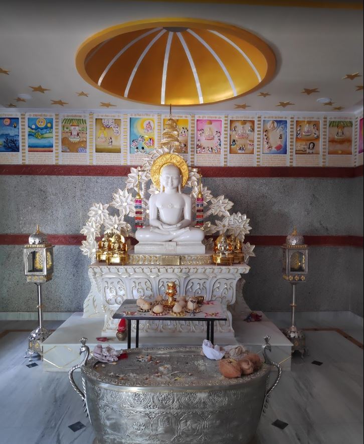 Shri 1008 Chandraprabhu Digamber Jain Mandir, Kothi Bazar, Betul (M.P.) image 2