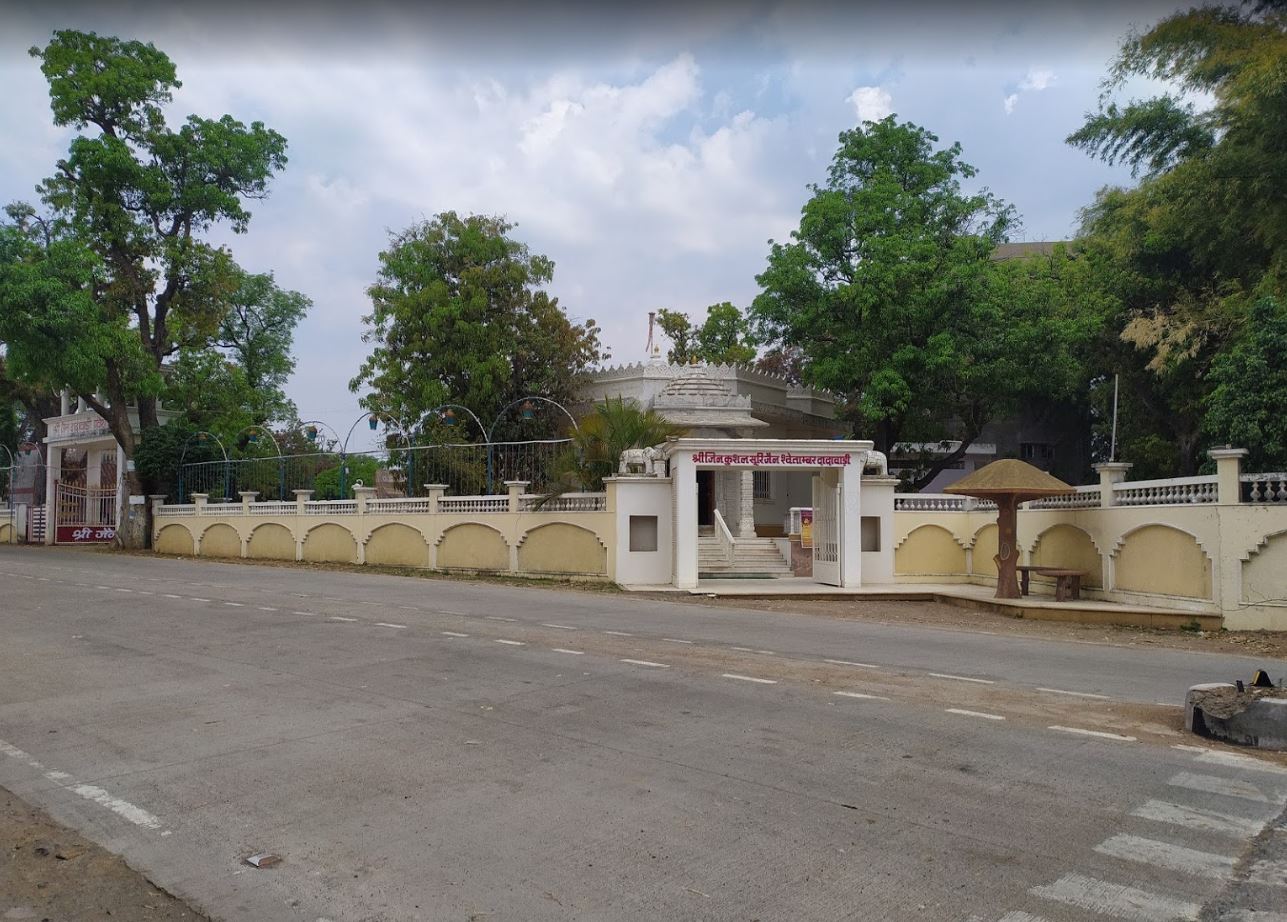 Shri Jinkushal Suri Jain Shwetamber Dadawadi, New Shivaji Nagar, Betul (Madhya Pradesh) image 1