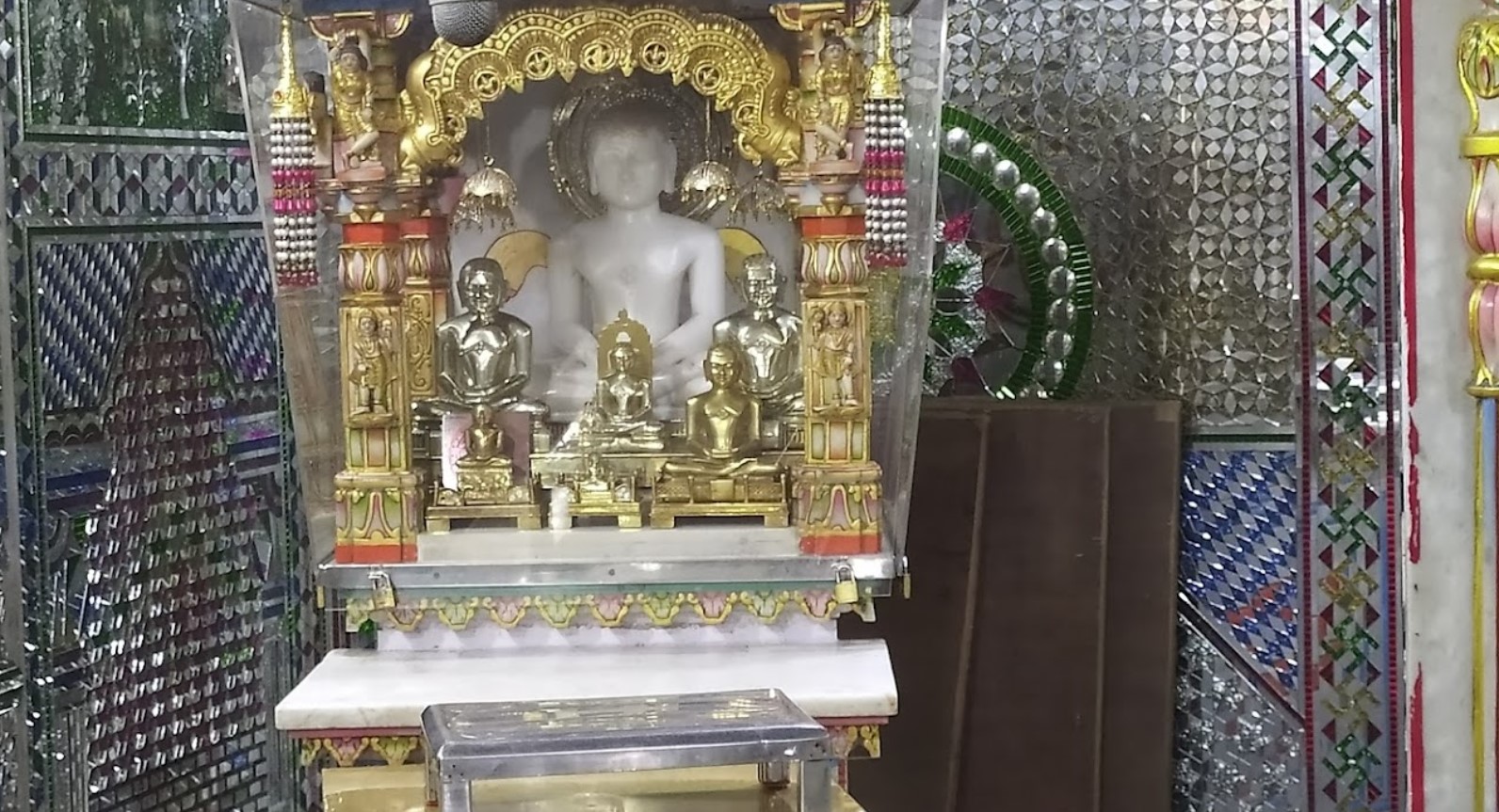 Shri 1008 Mahaveer Digamber Jain Mandir, Station Bajariya, Station Chouraha, Bhopal (M.P.) image 1