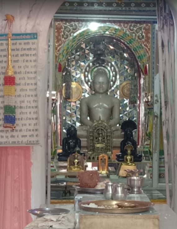 Bhagwan Mahaveer Digamber Jain Bada Mandir, Karera, District - Shivpuri (Madhya Pradesh) image 2