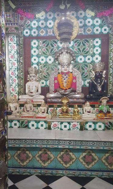 Shri Manmohan Parshvnath Jinalaya, Mangliya Gaon, Bagli, District - Dewas (Madhya Pradesh) image 1