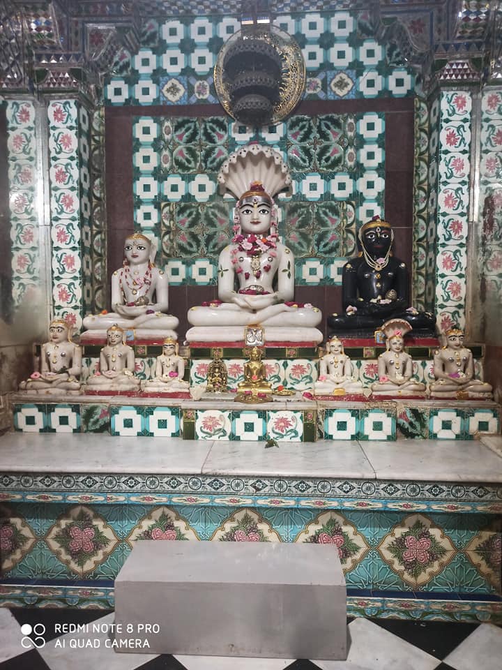 Shri Manmohan Parshvnath Jinalaya, Mangliya Gaon, Bagli, District - Dewas (Madhya Pradesh) thumbnail 4