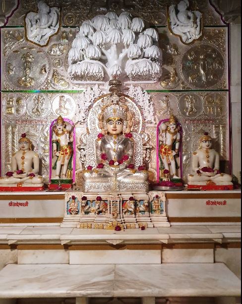 Shri Shankeshwar Parshvnath Shwetamber Jain Mandir, Old Town, Tukoganj Road,  Dewas (Madhya Pradesh) image 3