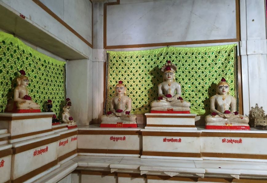 Shri Shankeshwar Parshvnath Shwetamber Jain Mandir, Old Town, Tukoganj Road,  Dewas (Madhya Pradesh) image 5