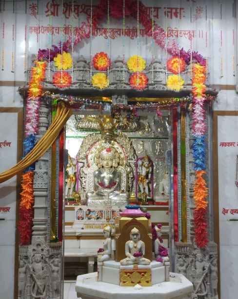Shri Shankeshwar Parshvnath Shwetamber Jain Mandir, Old Town, Tukoganj Road,  Dewas (Madhya Pradesh) image 7