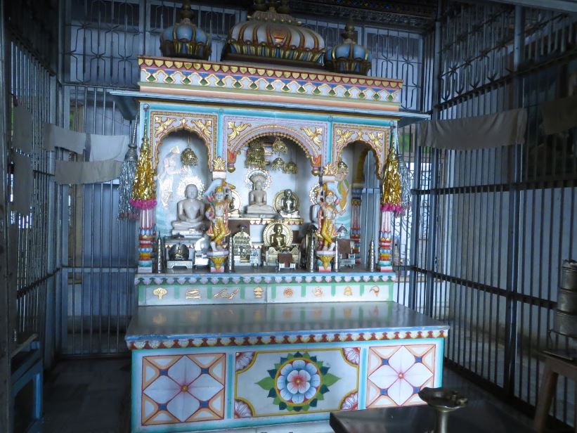 Shri Parshvnath Digamber Jain Mandir, Kavi Kalidas Marg, Dewas (Madhya Pradesh) image 2