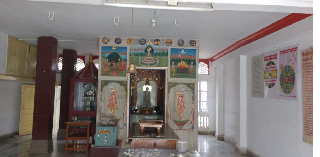 Shri Parshvnath Digamber Jain Mandir, Kavi Kalidas Marg, Dewas (Madhya Pradesh) image 3