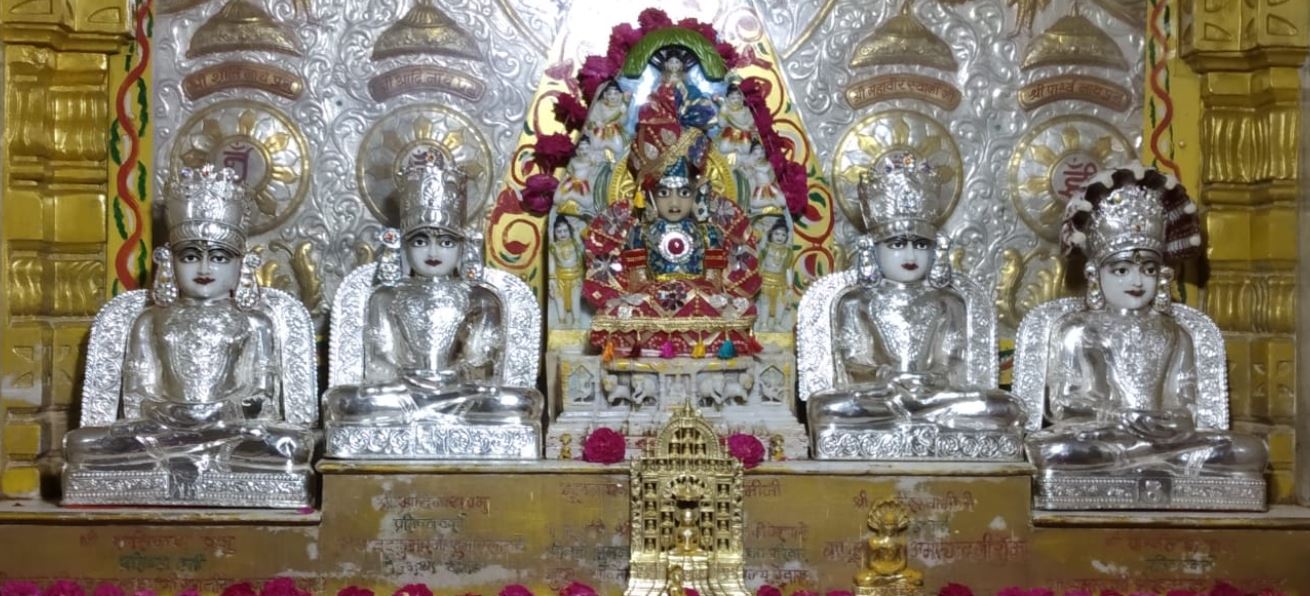 Shri Chandaprabhu Manibhadra Swami Jain Mandir, Old Town, Gomti Nagar, Dewas (Madhya Pradesh) image 1