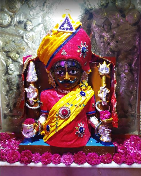 Shri Chandaprabhu Manibhadra Swami Jain Mandir, Old Town, Gomti Nagar, Dewas (Madhya Pradesh) image 3