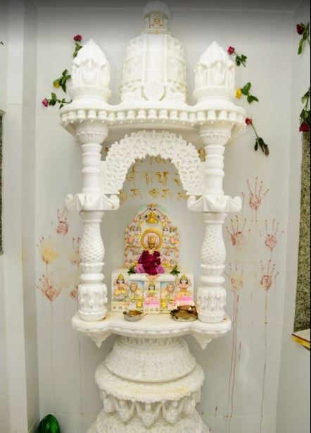 Shri Sumatinath Jain Ghar Mandir, Radhaganj, Itawa, Dewas (Madhya Pradesh) image 1