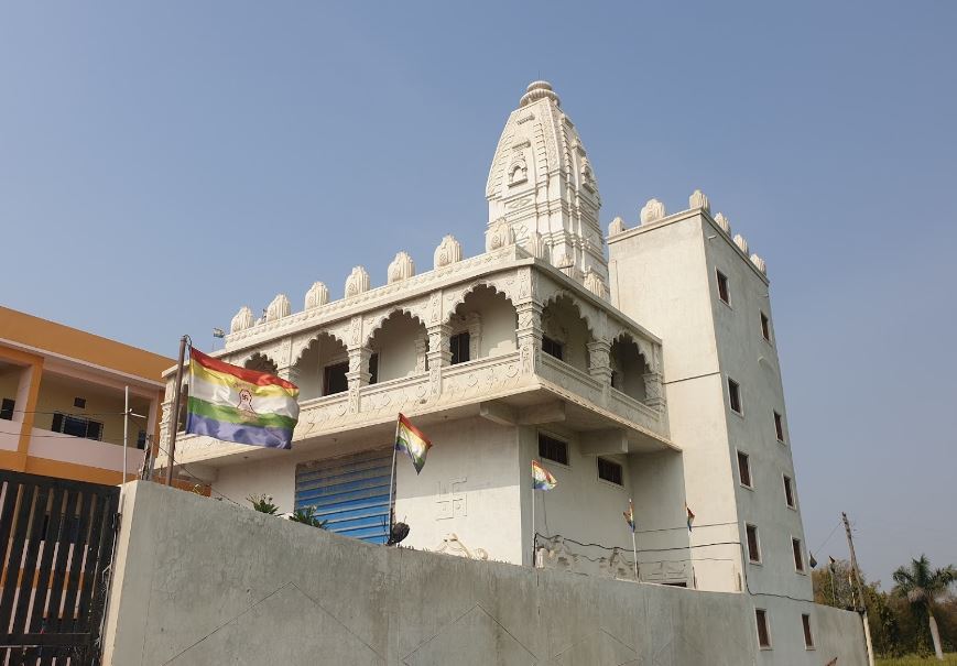 Shri Sankatharan Parshvnath Digamber Jain Mandir, Lasudiya Parmar, District - Indore (Madhya Pradesh) image 1