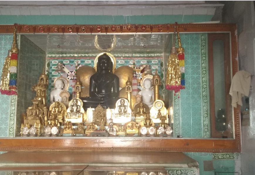 Shri Adinath Digamber Jain Mandir, Shahgarh, District - Sagar (Madhya Pradesh) image 1