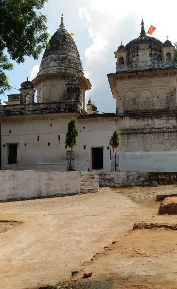 Pracheen Shri 1008 Parshvnath Digamber Jain Mandir, Ladwari, District - Tikamgarh (Madhya Pradesh) image 1