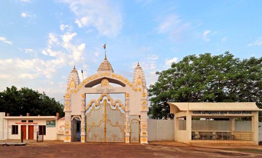 Shri 1008 Digamber Jain Vidhyamaan Bis Tirthankar Jinalaya, Drongiri, Kunwarpura Kalan, District - Chhatarpur (Madhya Pradesh) image 3