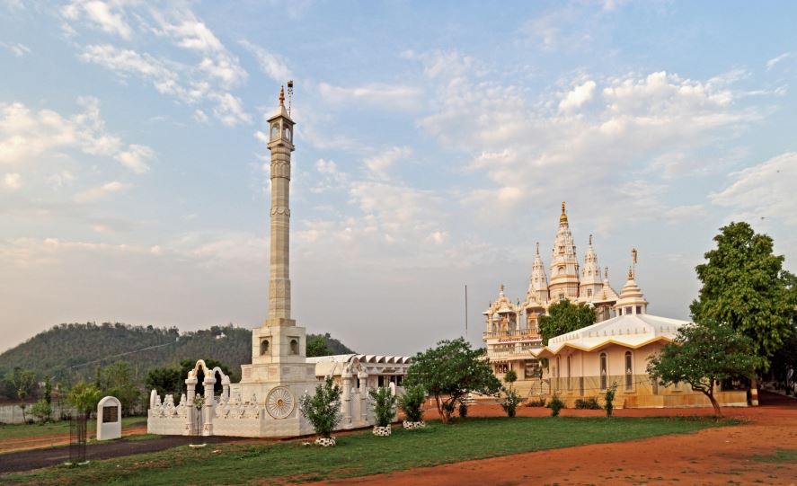 Shri 1008 Digamber Jain Vidhyamaan Bis Tirthankar Jinalaya, Drongiri, Kunwarpura Kalan, District - Chhatarpur (Madhya Pradesh) image 6