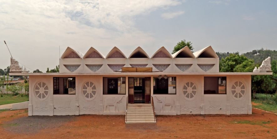 Shri 1008 Digamber Jain Vidhyamaan Bis Tirthankar Jinalaya, Drongiri, Kunwarpura Kalan, District - Chhatarpur (Madhya Pradesh) image 9