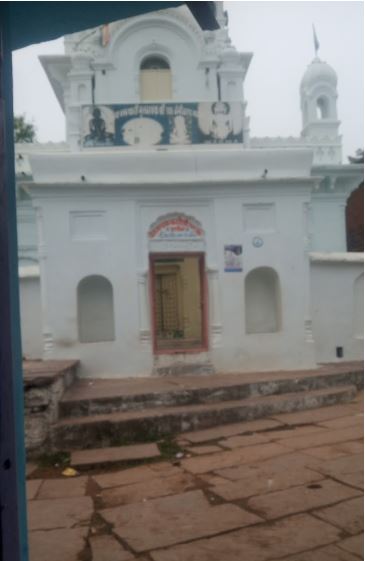 Shri 1008 Neminath Digamber Jain Mandir, Dumar, Tehsil - Jabera, District - Damoh (Madhya Pradesh) image 2