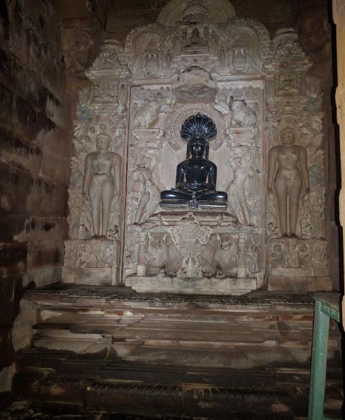 Shri Parshvnath Jinalaya, Shri Digamber Jain Atishaya Kshetra, Khajuraho, District - Chhatarpur (Madhya Pradesh) image 6