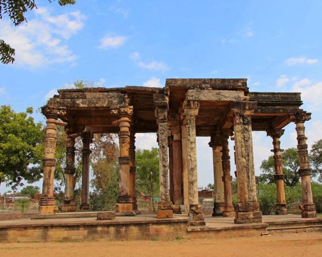 Ghantai Temple, Shri Digamber Jain Atishaya Kshetra, Khajuraho, District - Chhatarpur (Madhya Pradesh) image 5