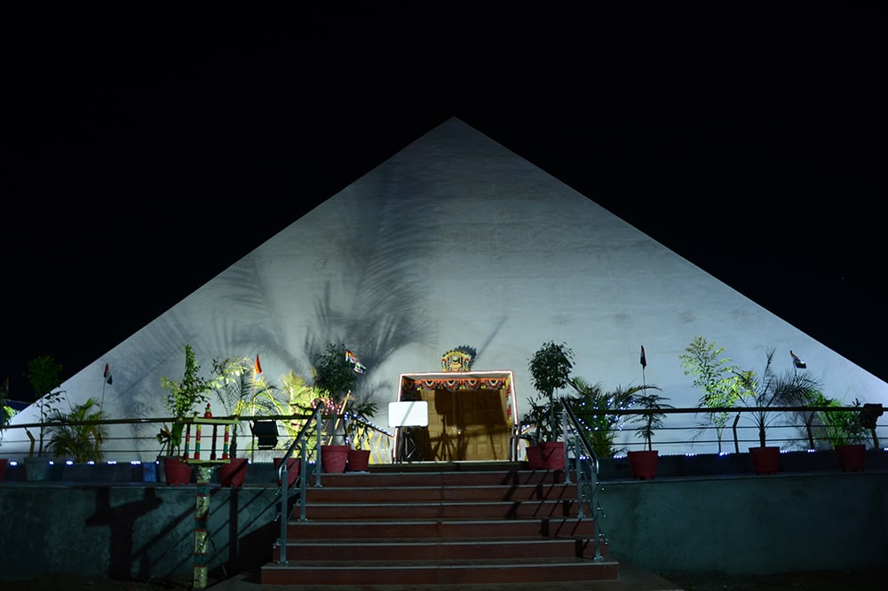 Shri Muni Suvrat Swami Jain Derasar (Shri Padma Pyramid Jinalaya), Mahudi, District-Gandhinagar (Gujarat) image 4