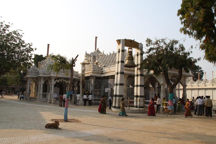 Shri Ghantakaran Mahavir Jain Temple (Mahudi Jain Teerth), Mahudi, District-Gandhinagar (Gujarat) thumbnail 2