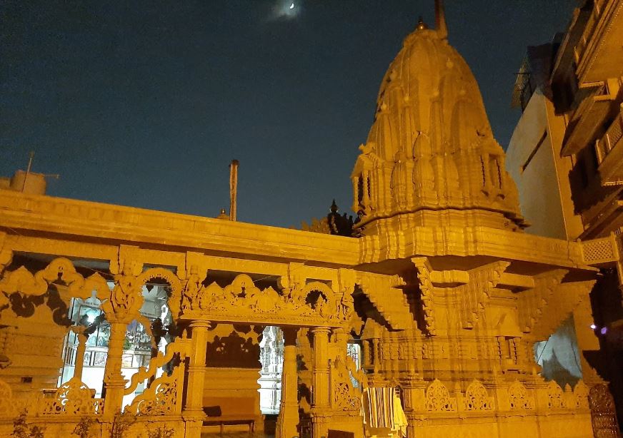 Shri Dharam Mangal Sheetalnath Jain Shwetamber Tirth, Sarafa, Jabalpur (Madhya Pradesh) image 2