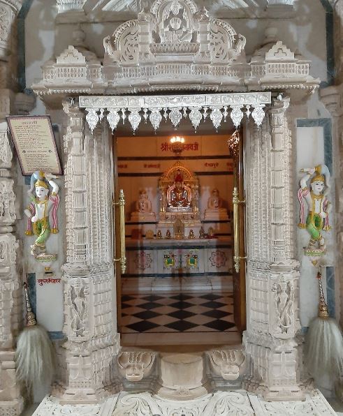 Shri Dharam Mangal Sheetalnath Jain Shwetamber Tirth, Sarafa, Jabalpur (Madhya Pradesh) image 3