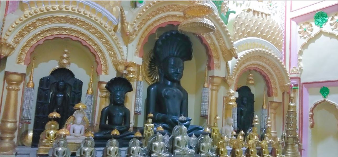 Shri Parshvnath Chandraprabhu Digamber Jain Yugal Mandir, Purani Bajaji, Sarafa, Jabalpur (M.P.) image 2